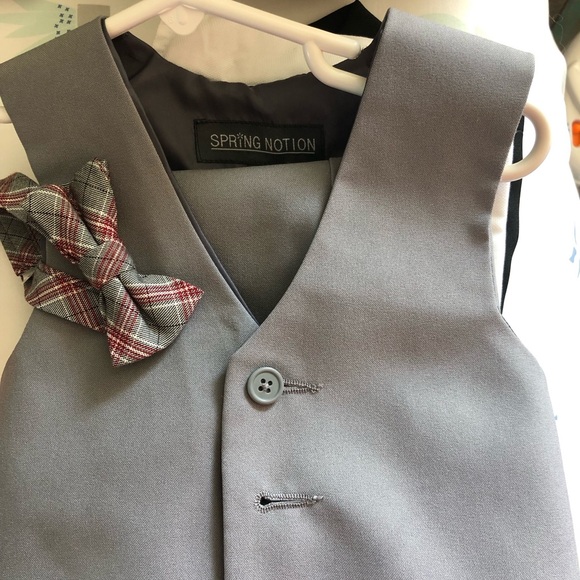 Boys gray vest and suit pants with bow tie 18 months - Picture 2 of 4